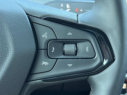 Used 2027 Chevrolet Bolt LT w/ Comfort Package FWD image 29