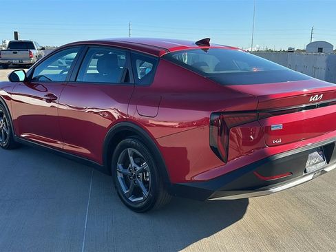 Used 2025 Kia K4 LXS image 10