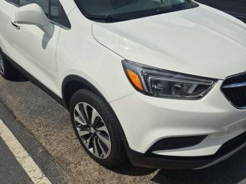 Used 2022 Buick Encore Preferred AWD/4WD image 6