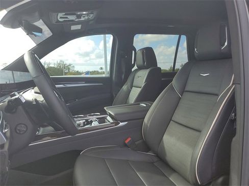 Used 2026 Cadillac Escalade Luxury w/ LPO, Floor Liner Package image 18