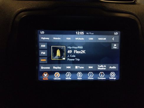 Used 2020 Jeep Renegade Latitude w/ Popular Equipment Group AWD/4WD image 25