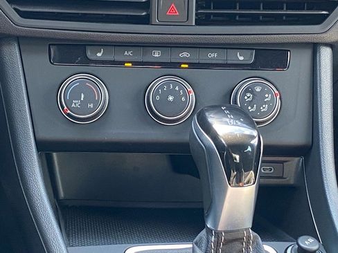 Certified 2024 Volkswagen Jetta Sport image 7