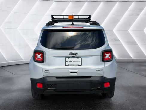 Used 2018 Jeep Renegade Latitude image 5