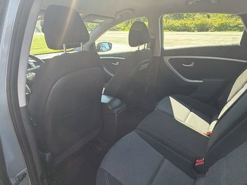 Used 2016 Hyundai Elantra GT FWD image 27