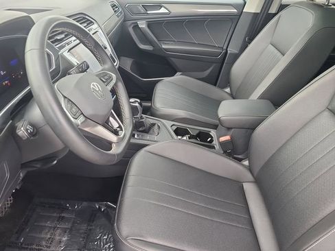 Used 2022 Volkswagen Tiguan SE FWD image 22