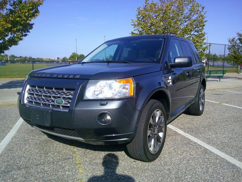 Used 2010 Land Rover LR2 HSE image 22