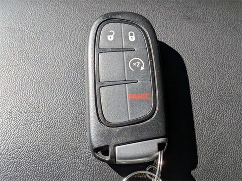 Used 2021 Jeep Cherokee Latitude Plus image 30