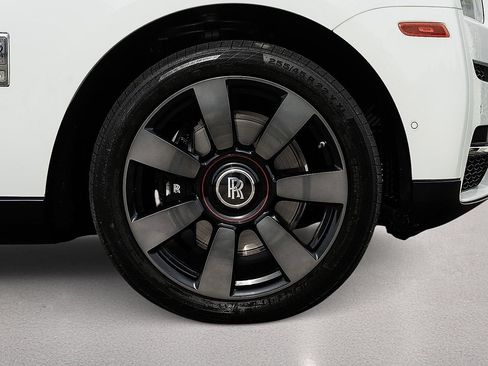 Used 2022 Rolls-Royce Cullinan AWD/4WD image 7