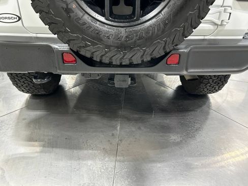 Used 2024 Jeep Wrangler Sport AWD/4WD image 29