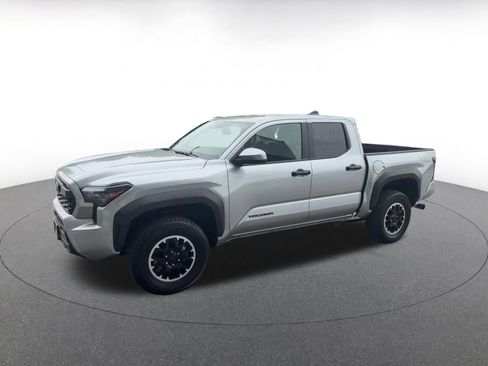 Used 2025 Toyota Tacoma TRD Off-Road AWD/4WD image 8
