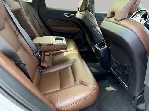 Used 2019 Volvo XC60 T5 Inscription w/ Protection Package FWD image 38