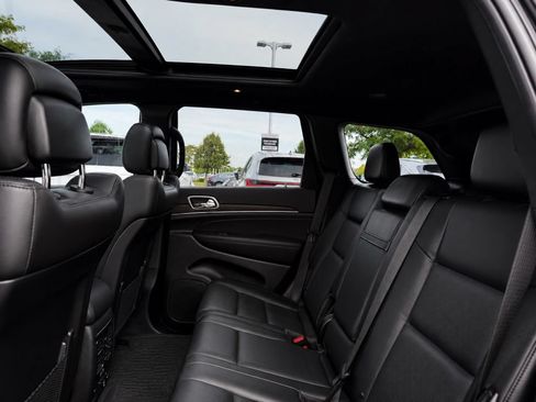 Used 2021 Jeep Grand Cherokee Limited w/ Luxury Group II AWD/4WD image 16