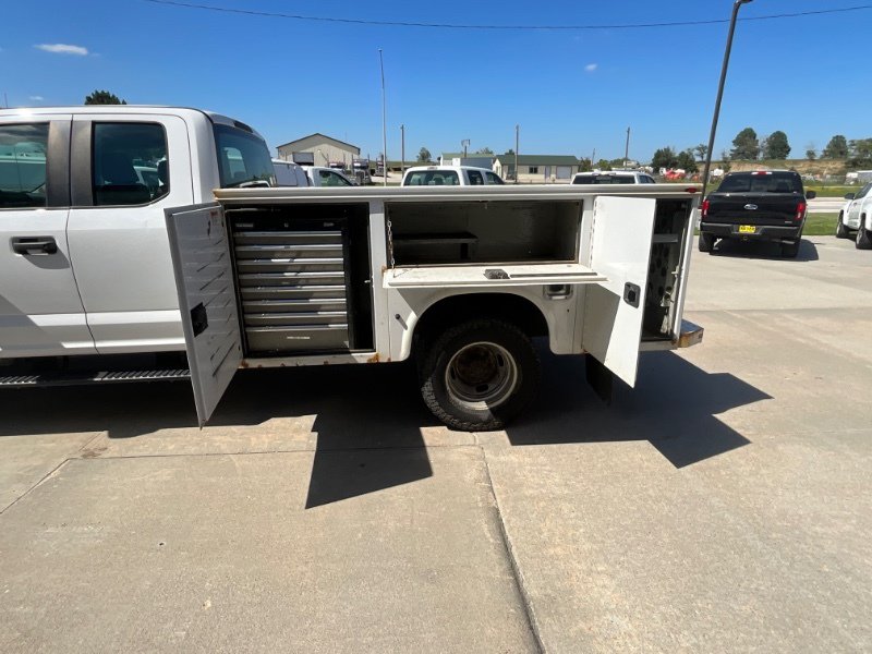 Used 2017 Ford F350 XL w/ Power Equipment Group AWD/4WD image 8