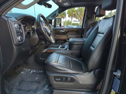 Used 2022 GMC Sierra 2500 Denali w/ Denali Ultimate Package AWD/4WD image 19