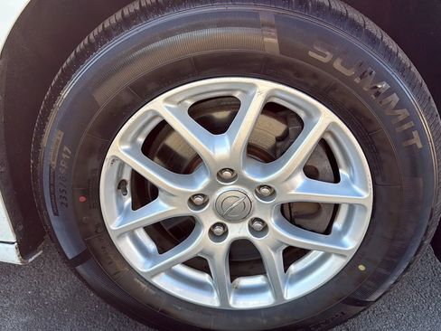 Used 2020 Chrysler Voyager Lxi image 14