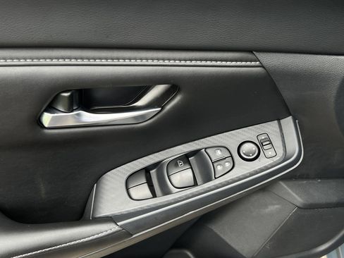 Certified 2025 Nissan Sentra SV FWD image 20