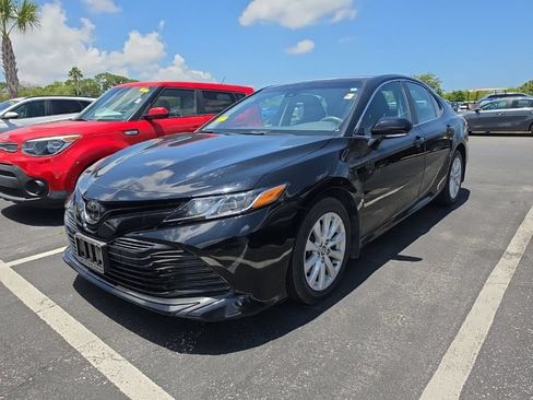 Used 2020 Toyota Camry LE w/ Cold Weather Package AWD/4WD image 4