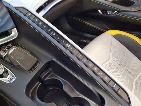 Used 2022 Chevrolet Corvette Stingray Premium Conv w/ Z51 Performance Package image 19