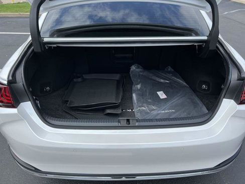 Certified 2025 Lexus ES 300h w/ Premium Package FWD image 23