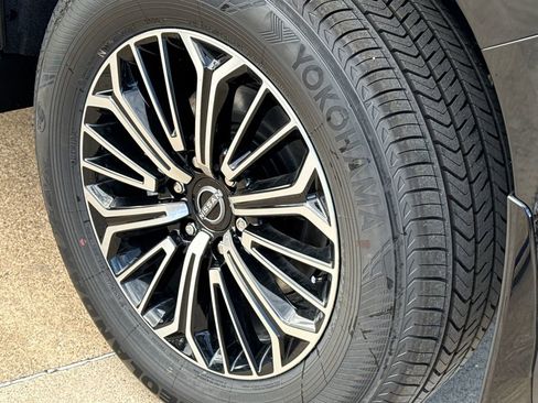 New 2026 Nissan Armada Platinum image 11