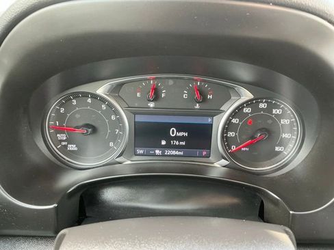 Used 2024 GMC Terrain SLT image 23