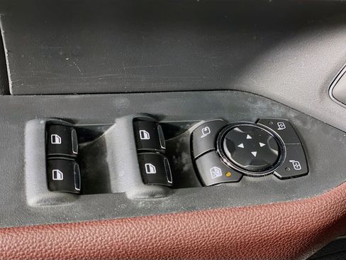 Used 2024 Ford Expedition Limited image 15