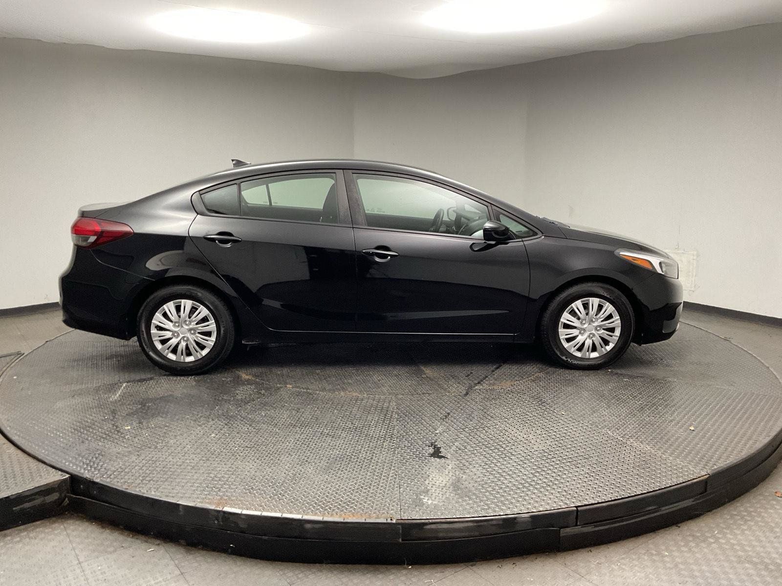 Used 2017 Kia Forte LX FWD image 8
