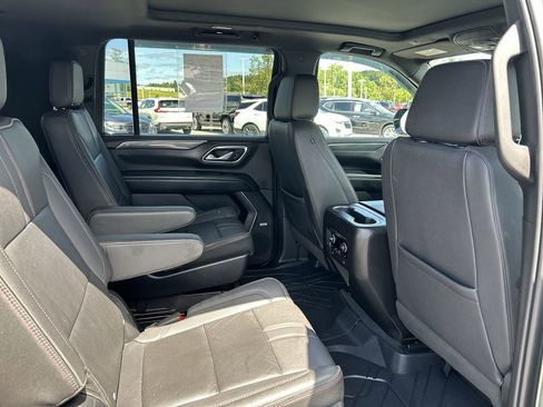 Used 2023 Chevrolet Suburban RST w/ Sport Performance Package image 18