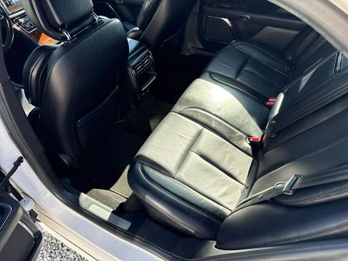 Used 2017 Lincoln Continental Select image 17