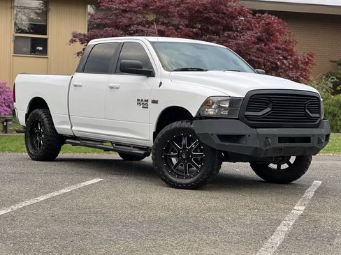 Used 2019 RAM 1500 Classic SLT w/ Protection Group AWD/4WD image 2