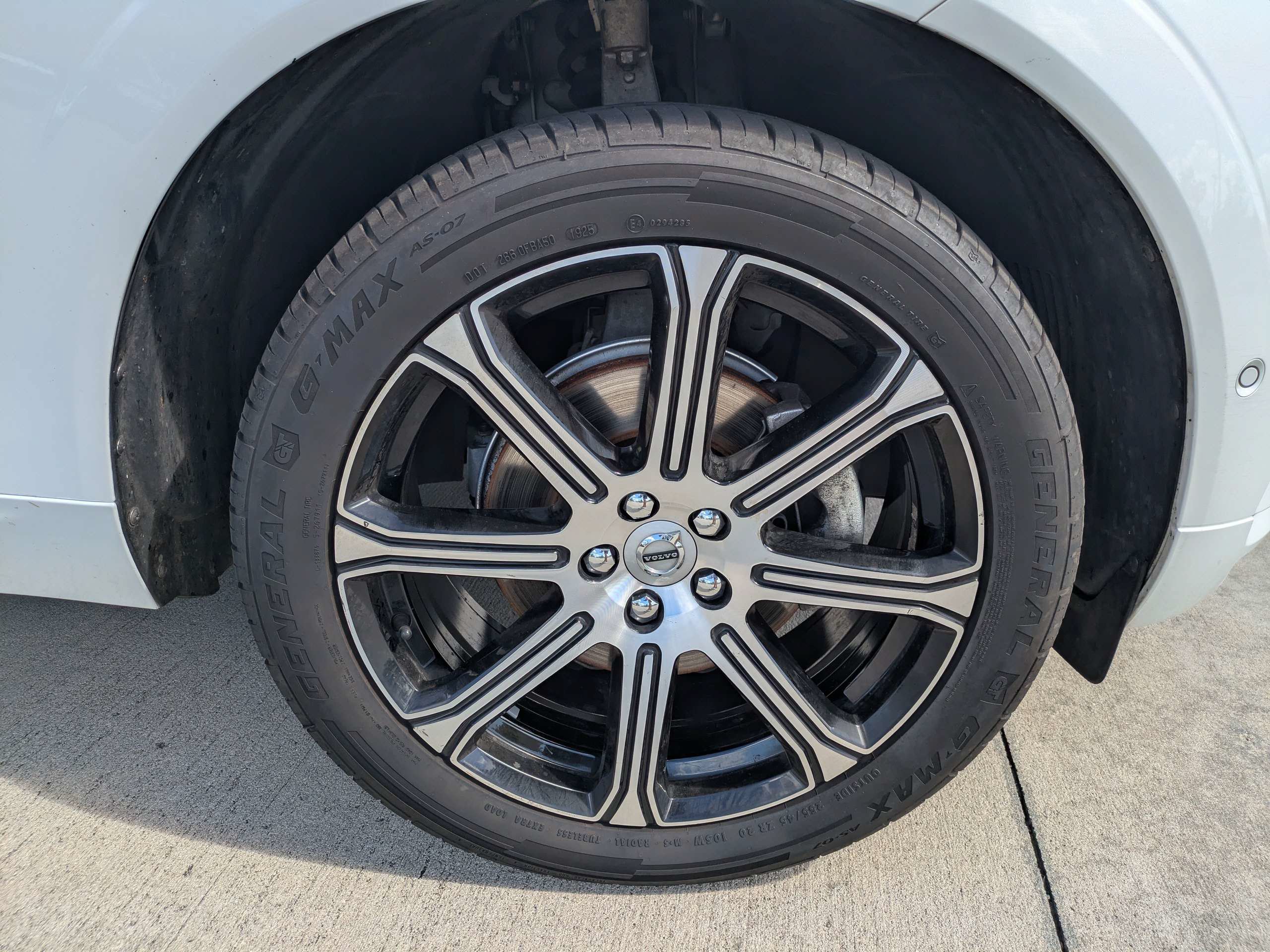 Used 2019 Volvo XC60 T5 Inscription w/ Protection Package AWD/4WD image 9