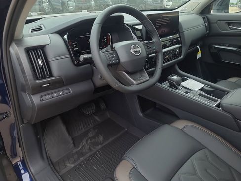 New 2026 Nissan Pathfinder Platinum FWD image 14
