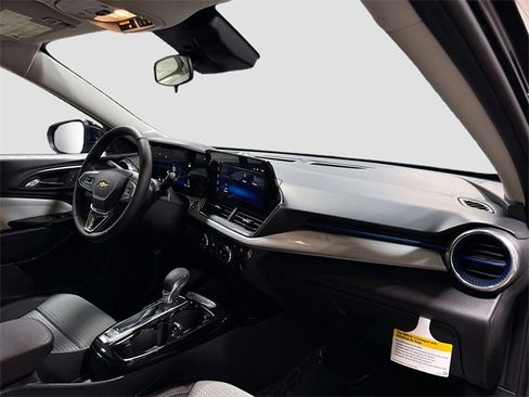 New 2026 Chevrolet Trax LT w/ LT Convenience Package image 31