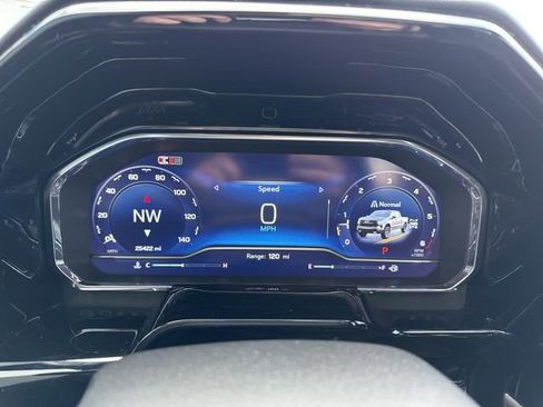 Used 2024 Chevrolet Silverado 1500 LT Trail Boss w/ LT Trail Boss Premium Package image 12