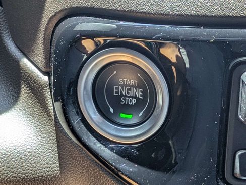 Used 2022 Chevrolet Silverado 1500 RST w/ Redline Edition AWD/4WD image 28