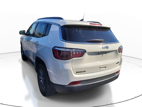 Used 2018 Jeep Compass Latitude w/ Popular Equipment Group FWD image 5