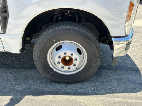 New 2025 Ford F350 XL w/ XL Chrome Package RWD image 13