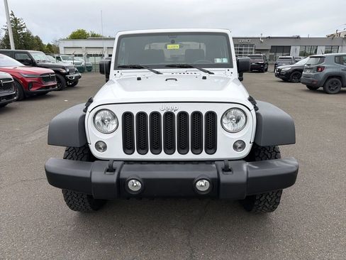 Used 2016 Jeep Wrangler Sport w/ Connectivity Group AWD/4WD image 8