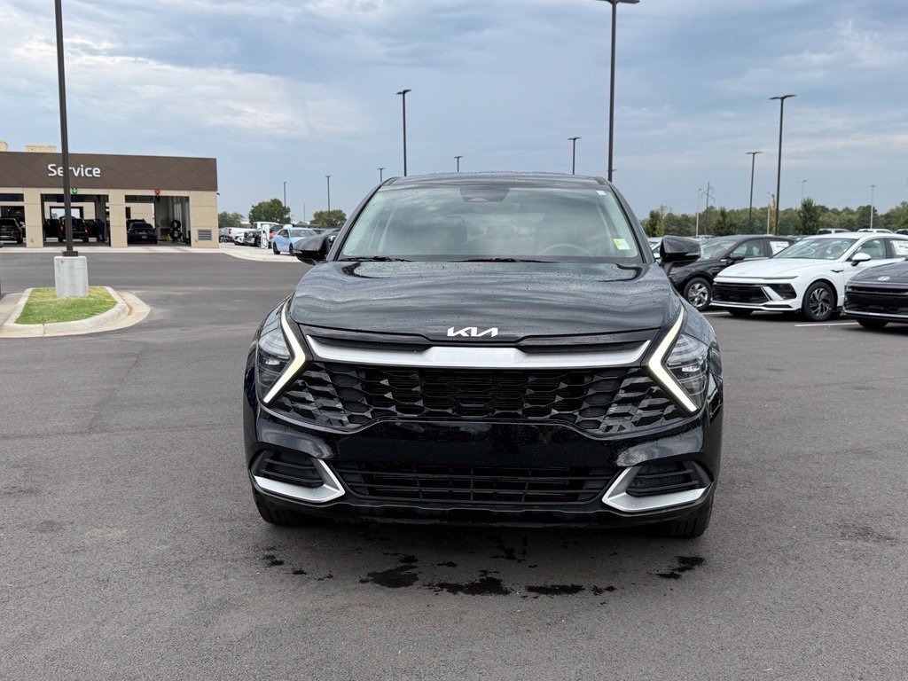 Used 2024 Kia Sportage EX FWD image 2