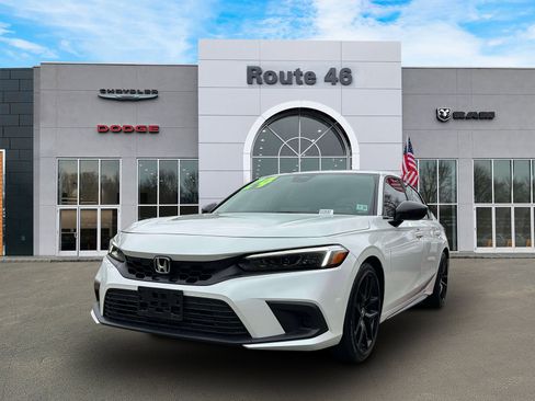 Used 2024 Honda Civic Sport image 2