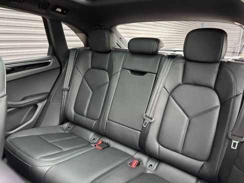 Certified 2026 Porsche Macan AWD/4WD image 25
