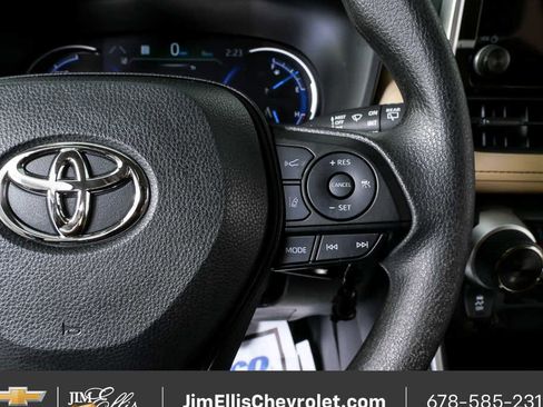 Used 2023 Toyota RAV4 LE AWD/4WD image 10