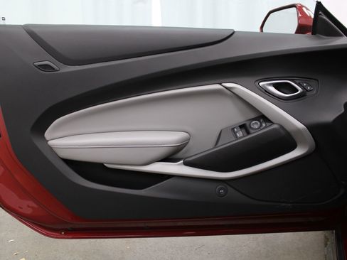 Used 2019 Chevrolet Camaro LT image 10