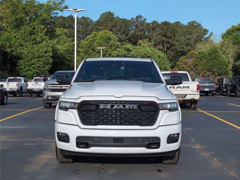 New 2026 RAM 1500 Big Horn AWD/4WD image 9