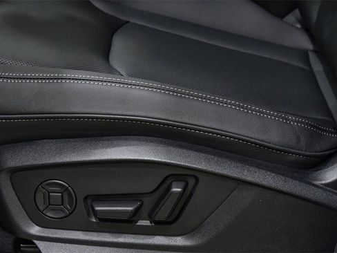 New 2025 Audi Q8 Premium Plus image 17