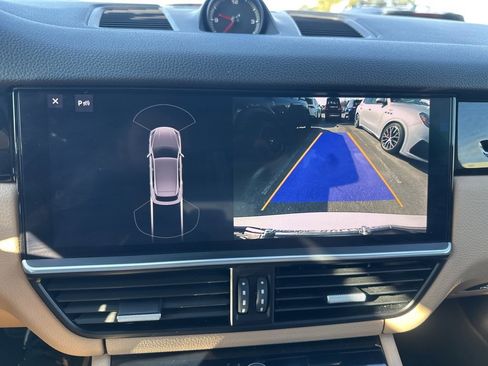 Used 2019 Porsche Cayenne S image 44