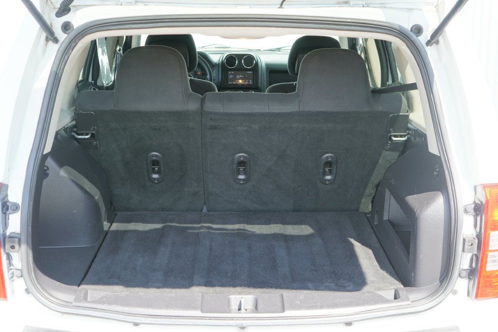 Used 2015 Jeep Patriot Sport w/ Power Value Group FWD image 7