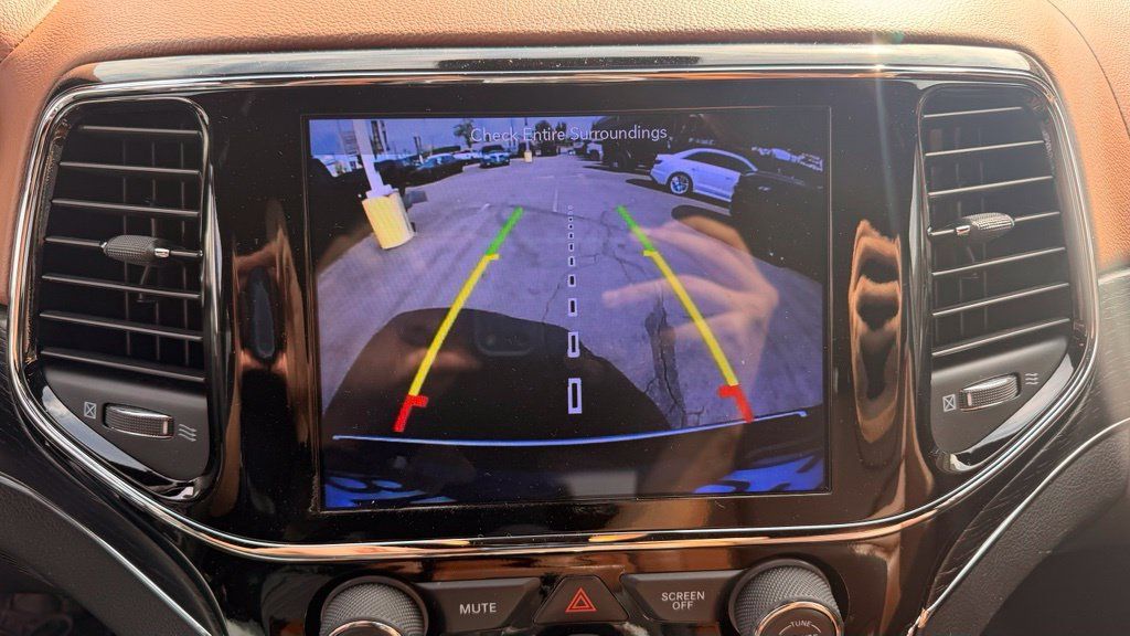 Certified 2019 Jeep Grand Cherokee Summit w/ Platinum Series Group AWD/4WD image 12