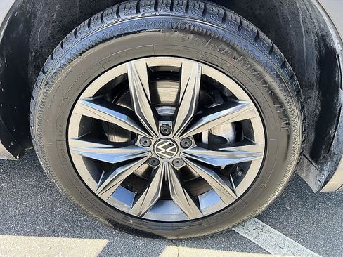 Used 2023 Volkswagen Tiguan SE FWD image 12