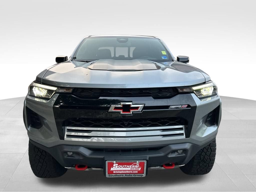 Used 2026 Chevrolet Colorado ZR2 w/ Technology Package AWD/4WD image 9